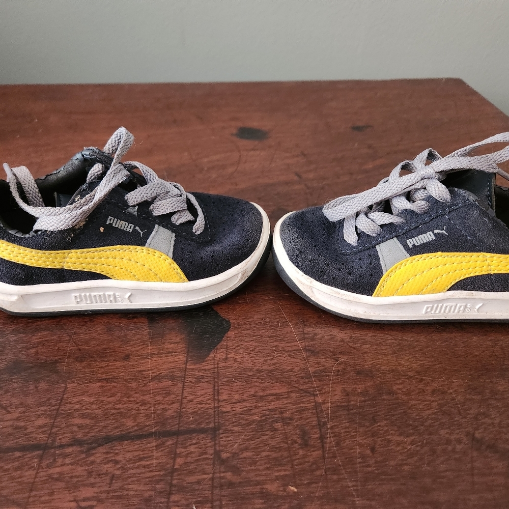 Toddler puma sneakers size 5